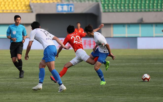 包含北京人和主场大胜天津泰达,实现连胜的词条 包含北京人和主场大胜天津泰达,实现连胜的词条