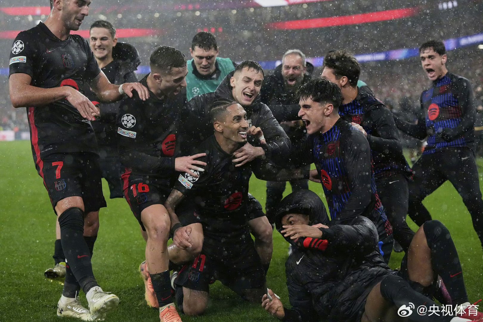 塞维利亚在主场遭遇逆转,遗憾失分 塞维利亚在主场遭遇逆转,遗憾失分