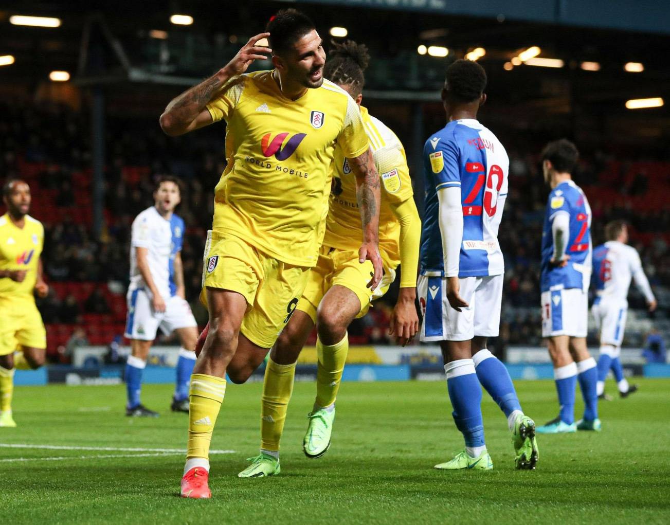 谢菲联遭遇积分亏损,冲击欧洲大赛目标受挫 谢菲联遭遇积分亏损,冲击欧洲大赛目标受挫