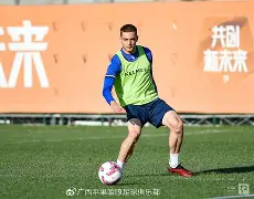 雄鸡雌龙对碰：双雄争胜豪门强战