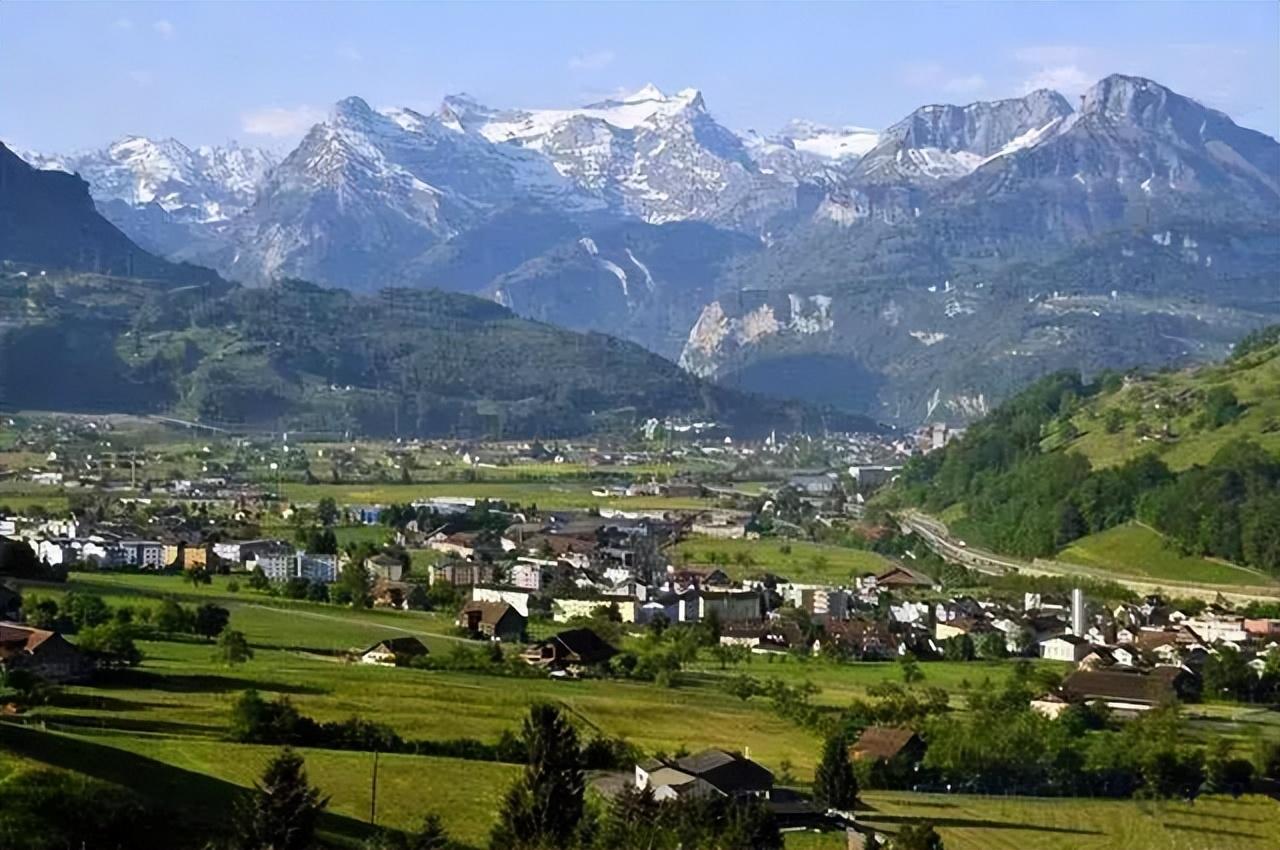 包含波兰队客场胜列支敦士登,小组领先保守的词条 包含波兰队客场胜列支敦士登,小组领先保守的词条