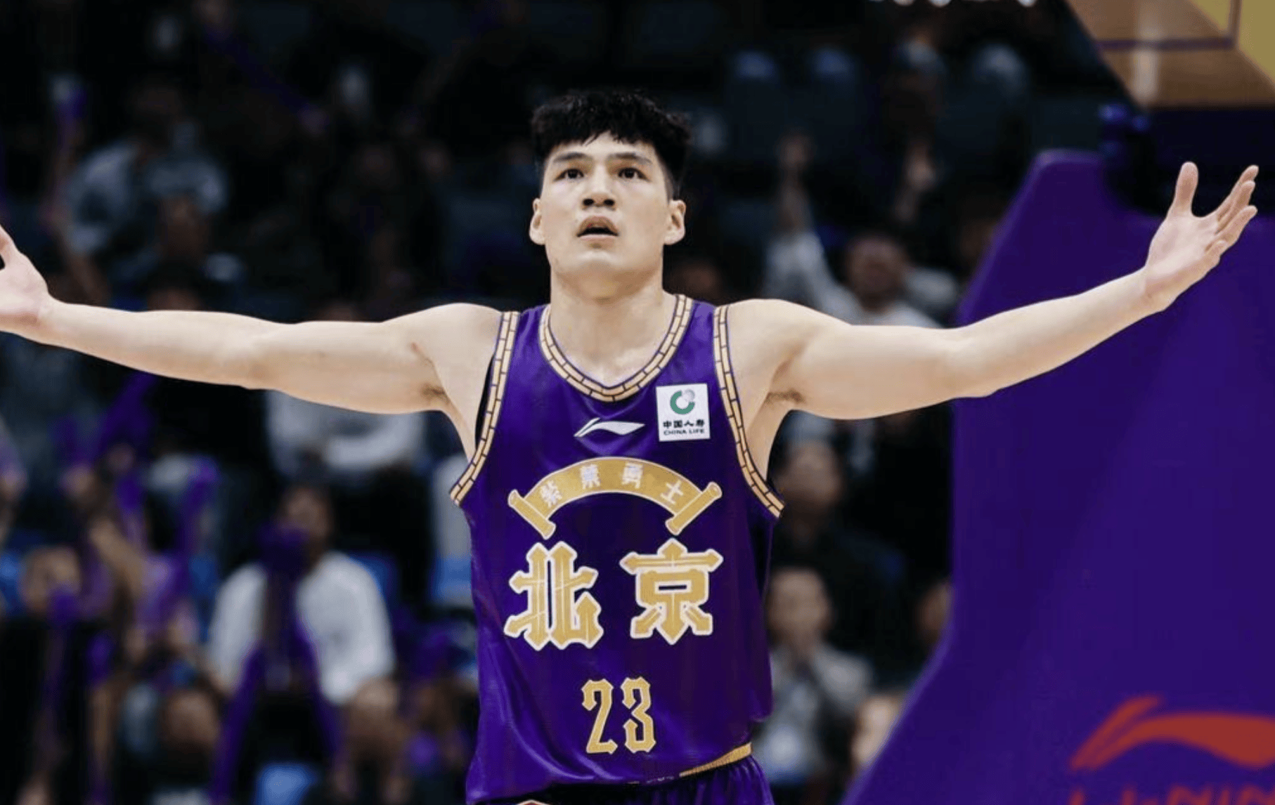 包含新跨联赛球员重磅签约曝光，球队备战迎接冲击赛季的词条