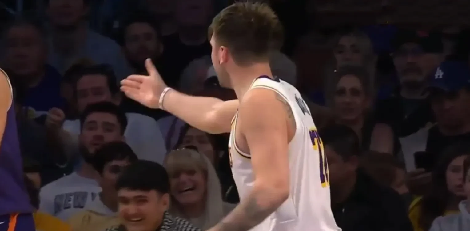 太阳队掀翻对手,用实力震撼球迷 太阳队掀翻对手,用实力震撼球迷