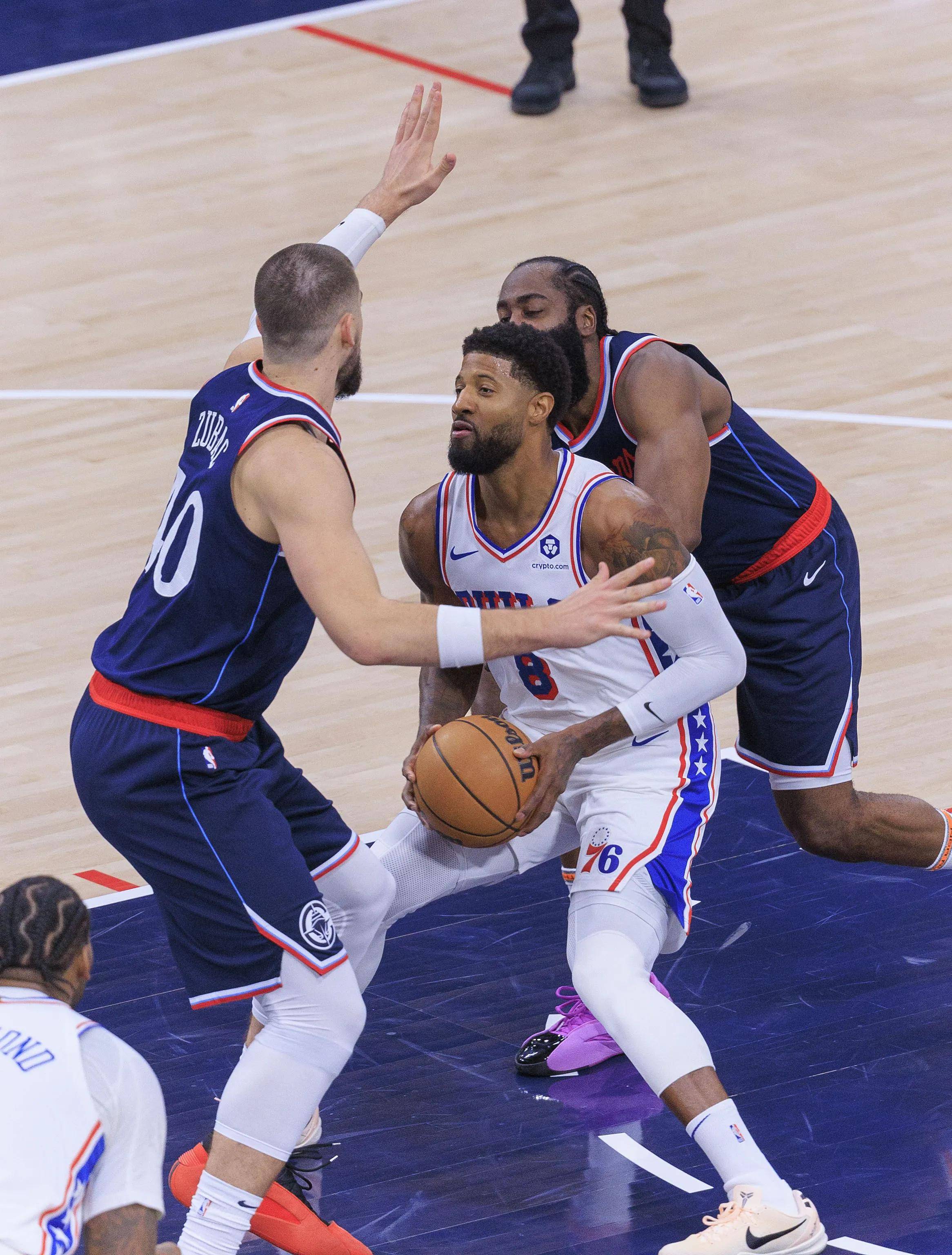 快船不敌骑士,季后赛形势不妙 快船不敌骑士,季后赛形势不妙