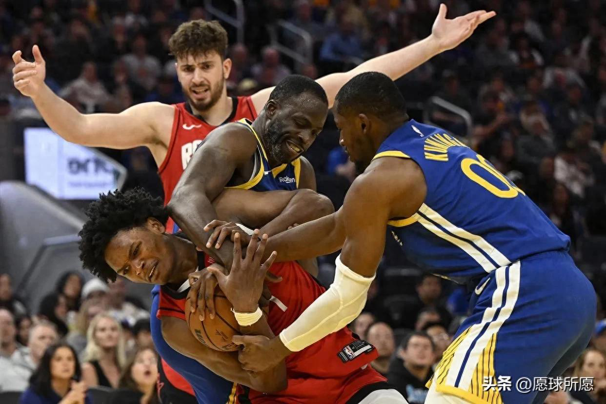 勇士卫冕之路再添一胜,击败火箭晋级总决赛 勇士卫冕之路再添一胜,击败火箭晋级总决赛