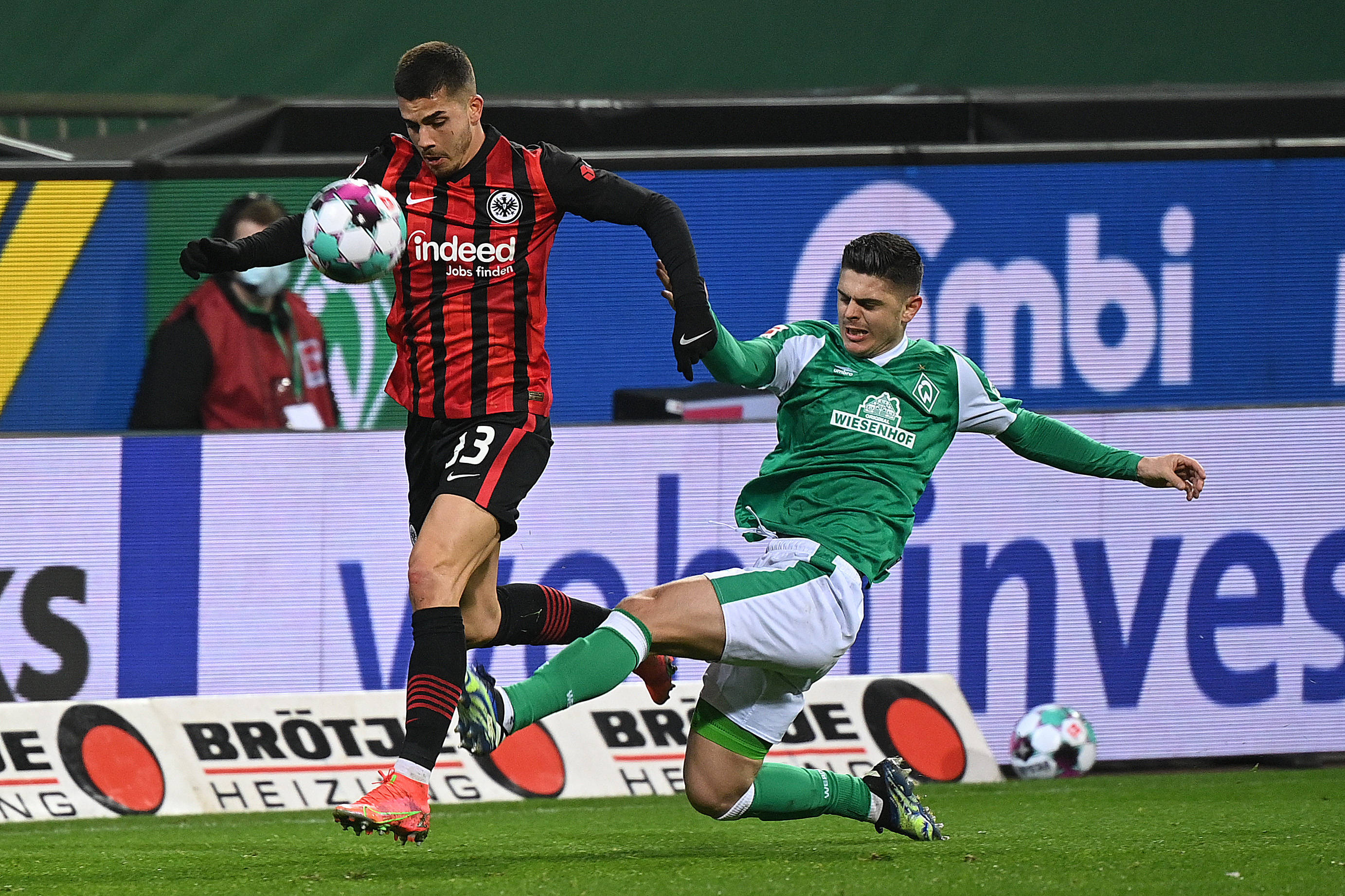 开云体育平台APP-法兰克福再次演绎逆袭，欧洲赛场惊艳全场的简单介绍