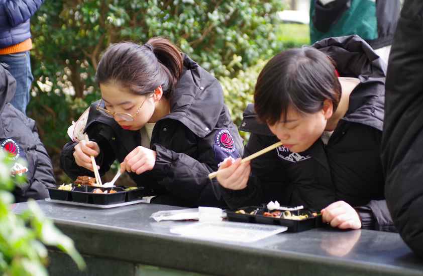 开云APP-桐城骄虎主场战平深圳华文，难分胜负场面激烈