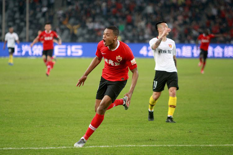 龙队再次告负,保级形势严峻 龙队再次告负,保级形势严峻