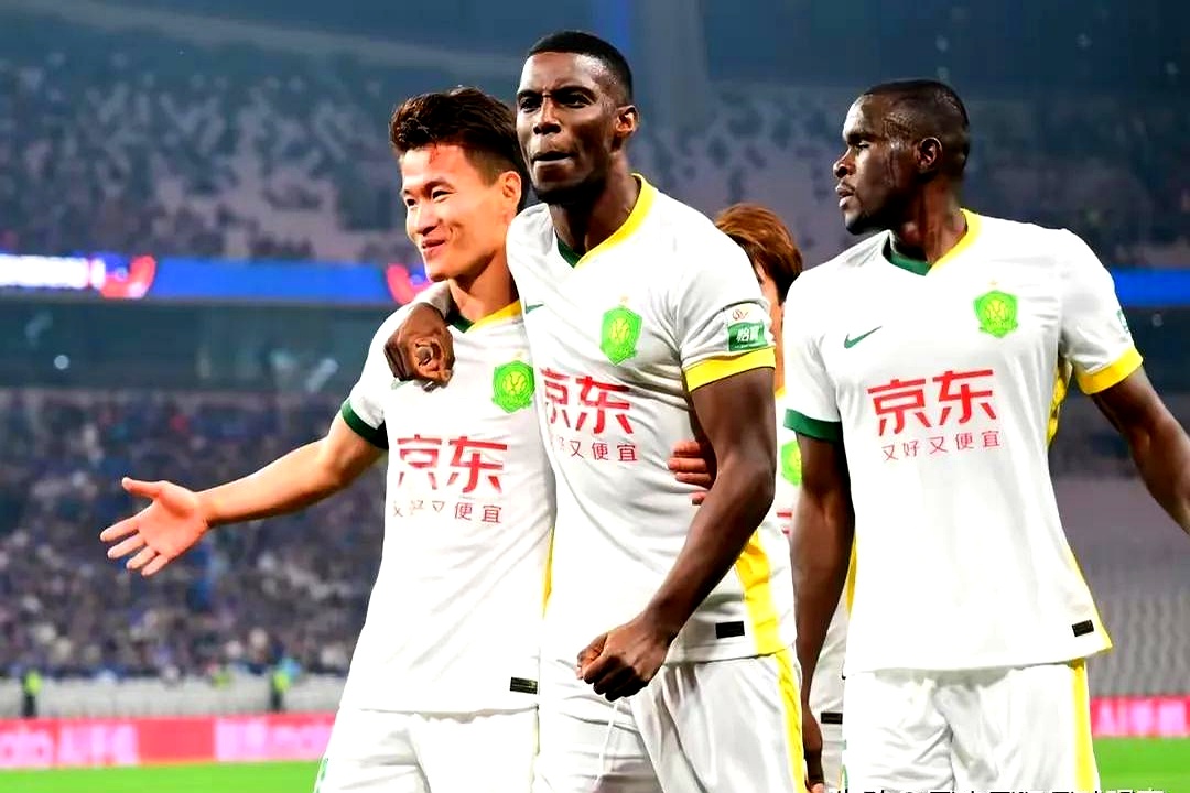 申花不敌国安，遭遇连败引发球迷质疑