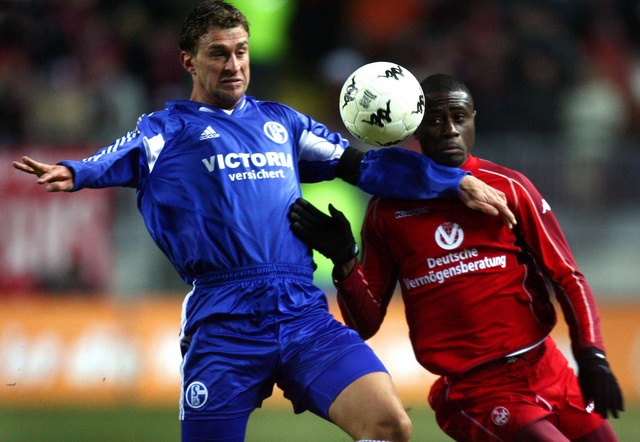 沙尔克客场告捷,为保级增加希望 沙尔克客场告捷,为保级增加希望