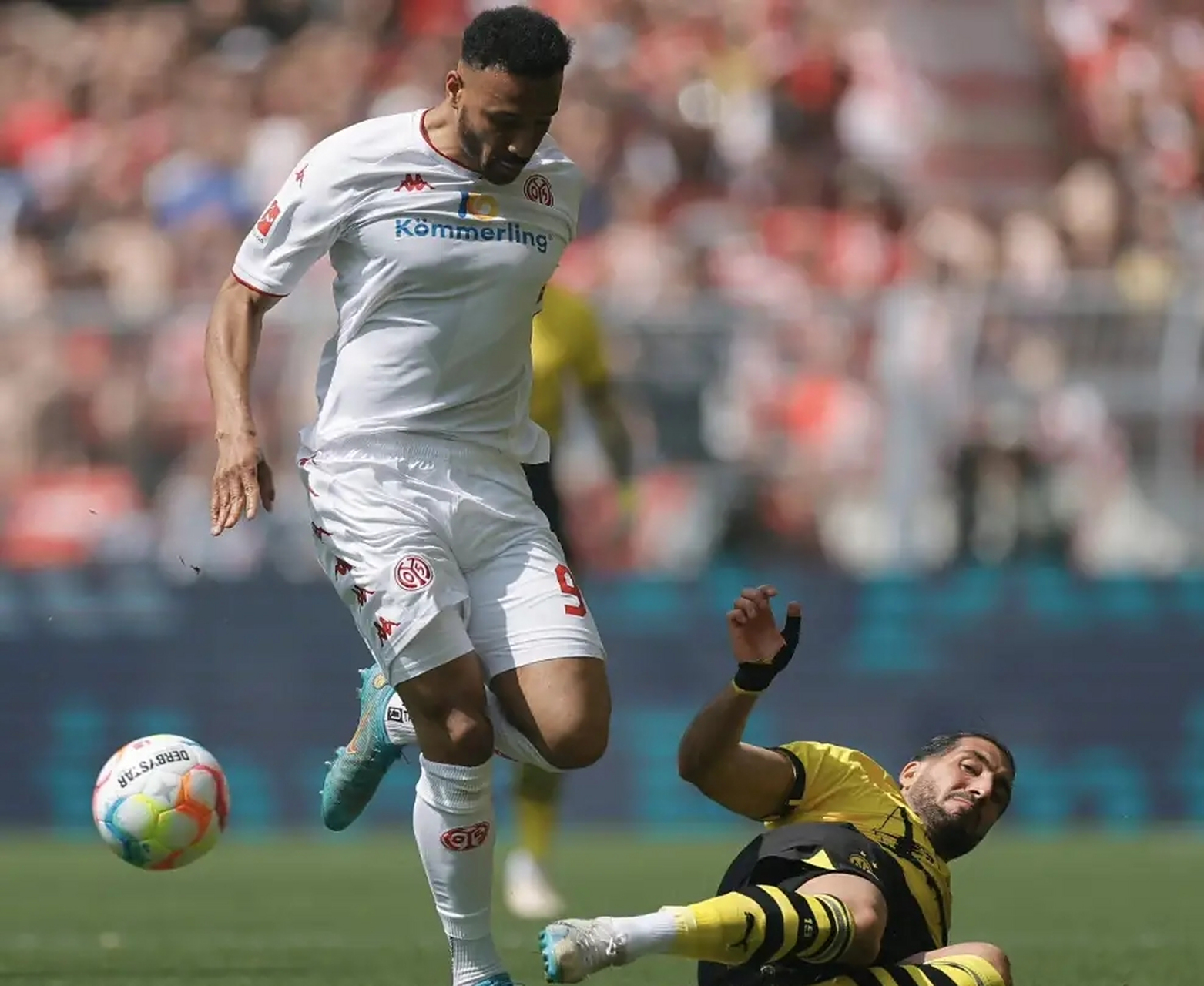 沙尔克遭遇连败,降级压力持续加大 沙尔克遭遇连败,降级压力持续加大