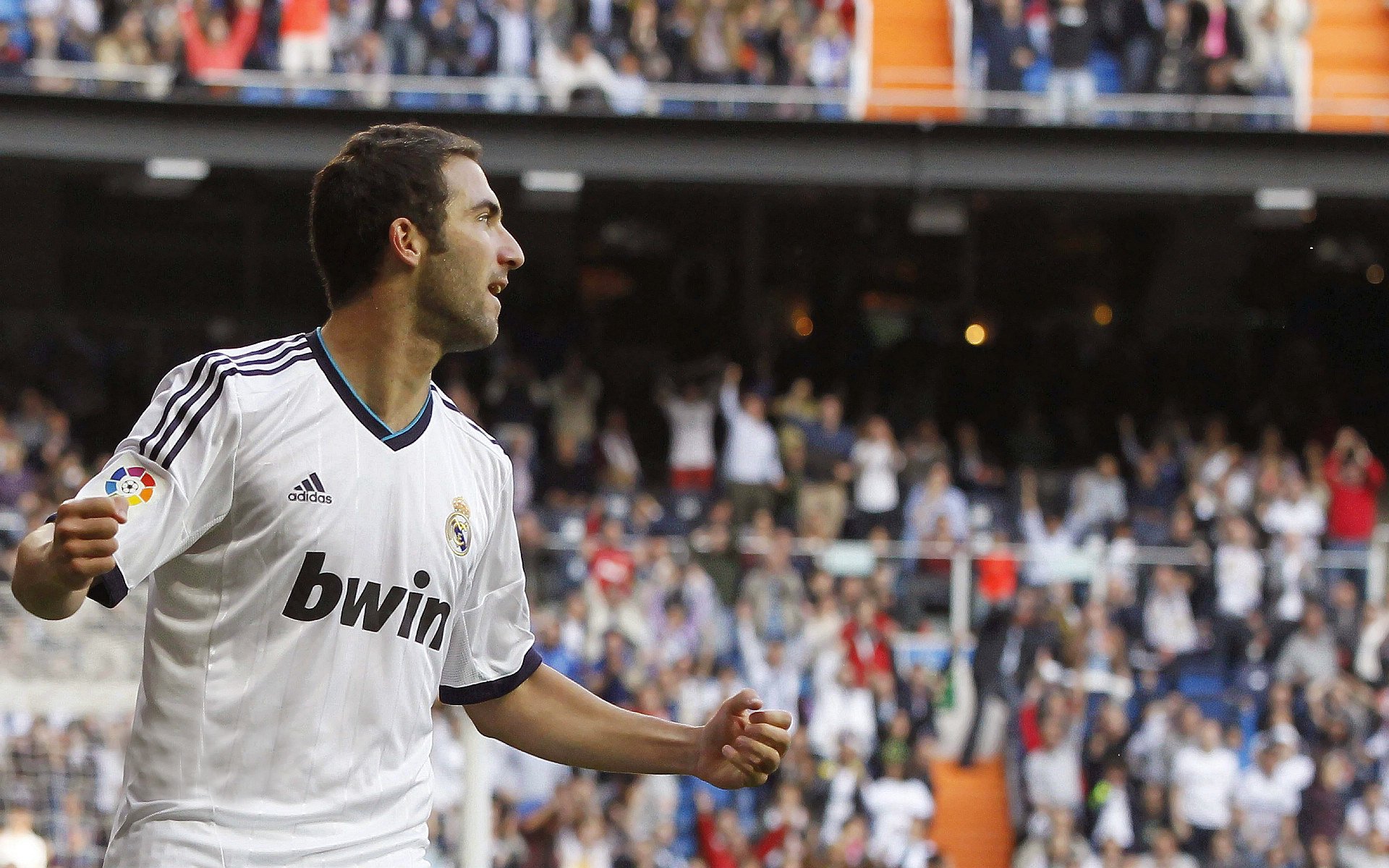 北欧冰与亚洲火，足球世界的新燃点